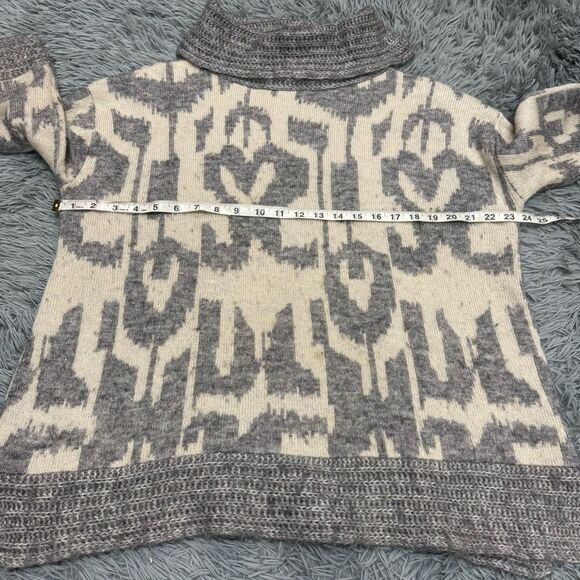 Chicos Turtle Neck Quarter Sleeve Sweater Size 1(8) - Picture 6 of 9